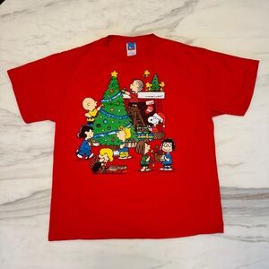 Vintage Excellent-Great Condition OGPeanuts Holiday Collectible T-shirt in Red